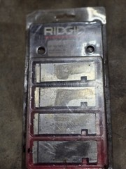 New OLD STOCK.. Ridgid 47745 1/2&Prime;-3/4&Prime;, NPT Universal Dies, Alloy, RH