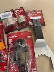 TOOL LOT Husky 1000 002 732, 1004 870 558, 1004 870 668, 1000 002 733, 1004 870