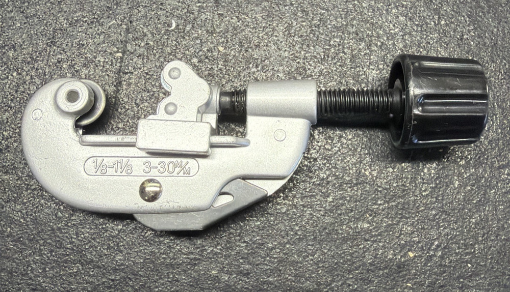Tube Cutter 1/8 to 1 1/8 Copper, Aluminum, Plastic Piping &ndash; USED