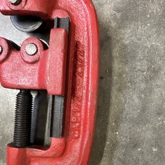 NO.2 Cast Steel Screw Feed Pipe Cutter, 1/8 in to 2 in Capacity
