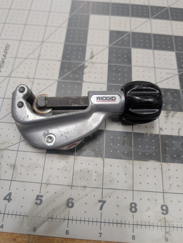 RIDGID 31622, 1/8&Prime; to 1 1/8&Prime; Constant Swing Tubing Cutter &ndash; Model 150