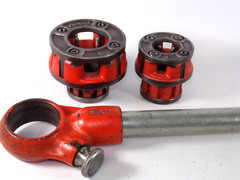 RIDGID 00R Pipe Threader Die Head Set, 1&Prime; & 3/4&Prime; with Ratchet, 00R