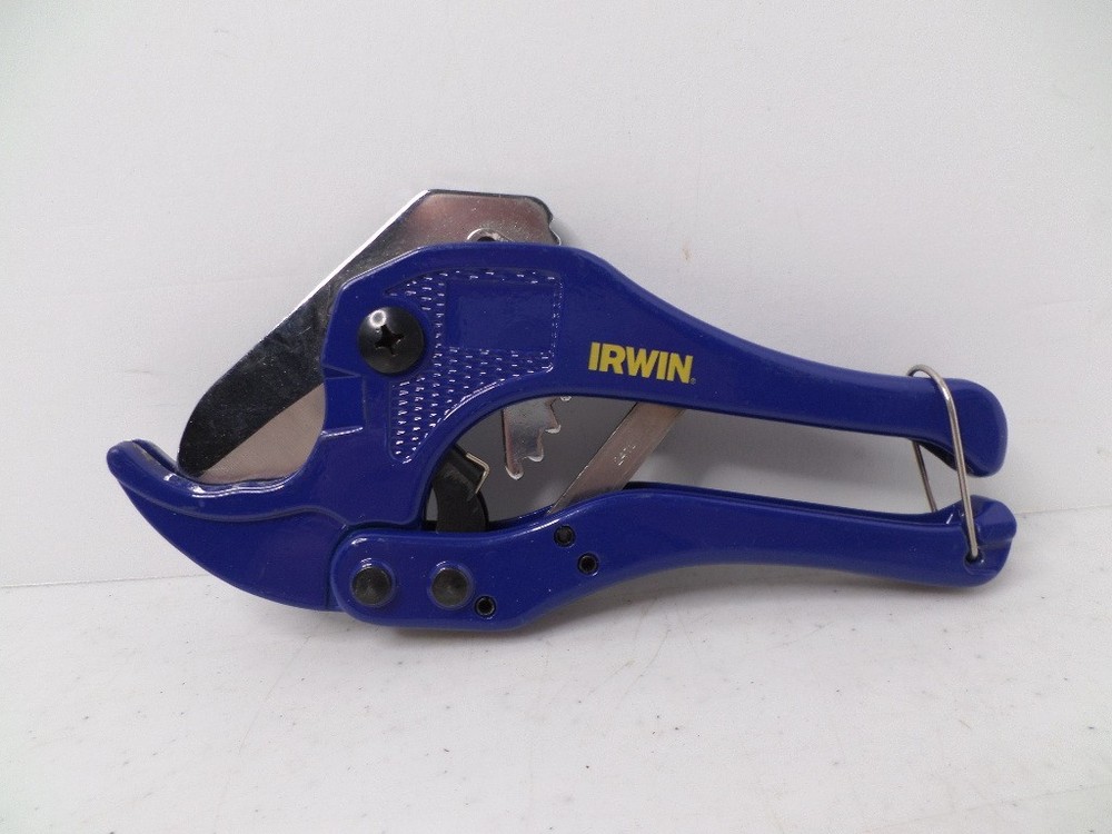 Irwin Ratcheting PVC Cutter &ndash; Cuts up to 1-1/2&Prime; Diameter (38 mm) Pipe
