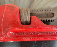 Ridgid 14&Prime; Heavy Duty Pipe Wrench Ridge Tool Co. Elyria, Ohio USA Red ~ Unused