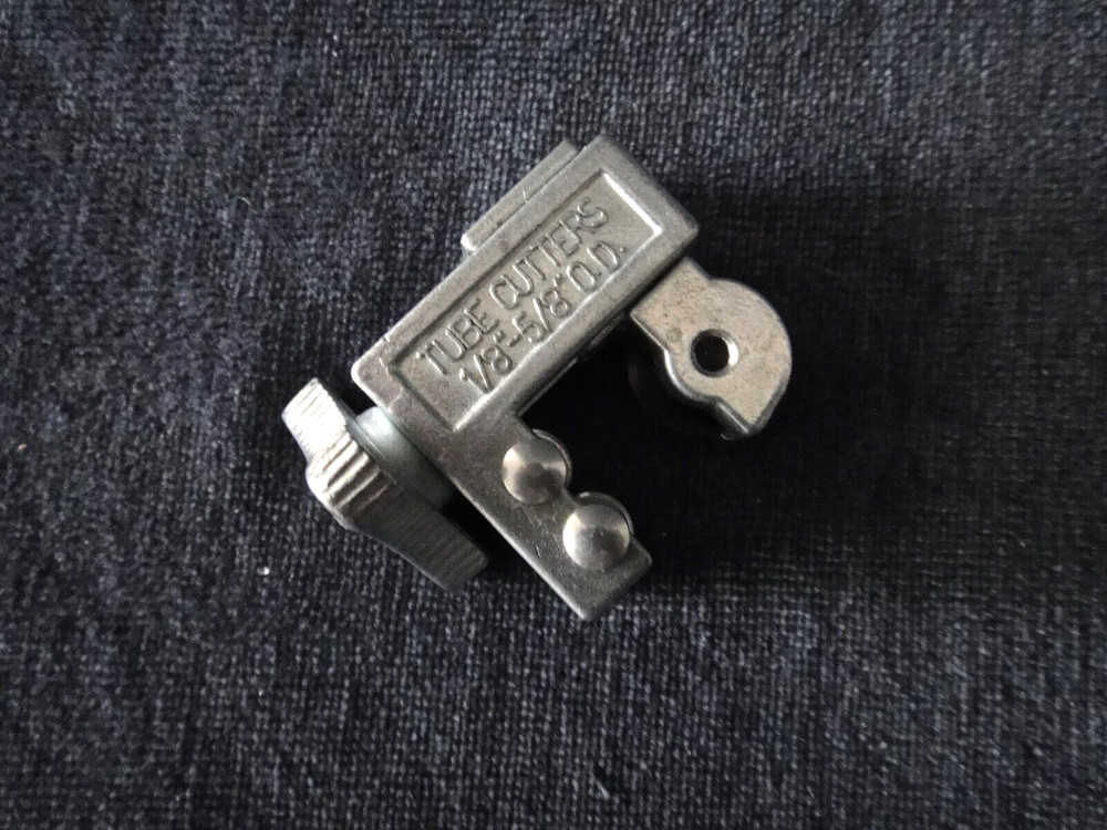 Close Quarters Tube Cutters 1/8&Prime; &ndash; 5/8&Prime; Tubing Cutter