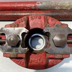 Vintage REED Mfg. Co. Pipe Threader No. 2 1/2&Prime; Length 37.5 inches. Made in USA