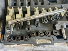 Dayton 45J339 Manual Tube Bender Kit 0 &ndash; 180&deg; 2&rdquo;-4-1/4&rdquo; Round & Square Pipe