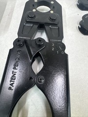 Apollo 3/8 in. to 1in. Multi-Head PEX-B Jaws And Gaue ( Not Complete) See Photo