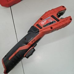 MILWAUKEE M12 Pipe Tubing Cutter Kit Battery and Charger And Case