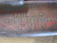 Ridgid 4-S 2&Prime;-4&Prime; Heavy Duty Pipe Cutter with Spare Cutting Wheel