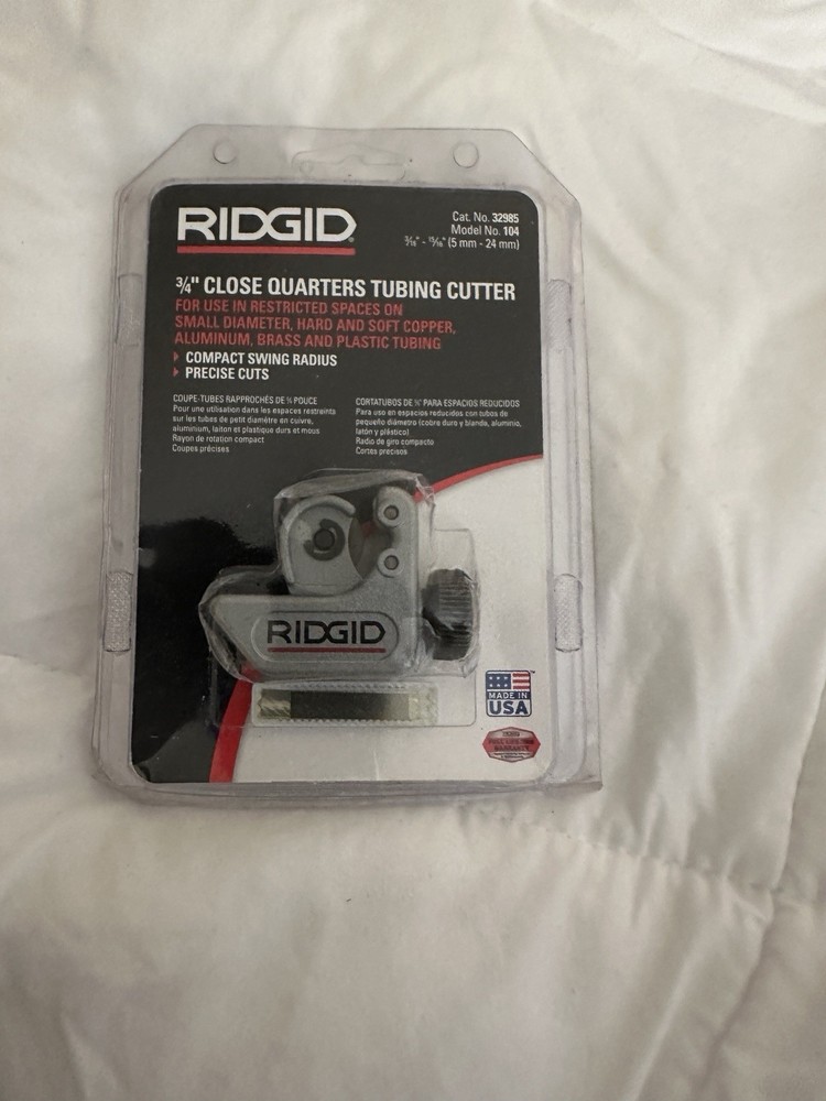 RIDGID 104 Close Quarters Tubing Cutter 3/16&ndash;15/16 in Model 104 MPN 32985