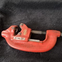 RIDGID No. 3-S Screw Feed Pipe Cutter Heavy Duty 1 in to 3 in