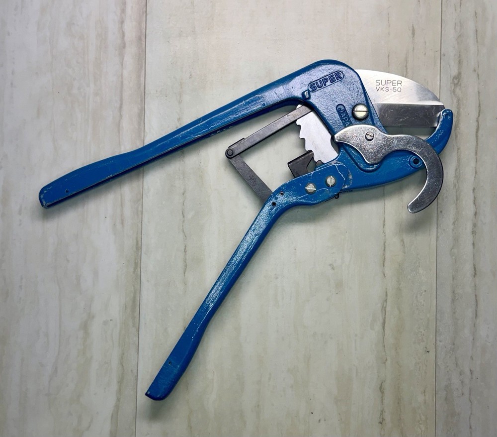 Super Tool VK50 Ratcheting PVC Pipe Cutter with VKS-50 Blade &ndash; Made in Japan