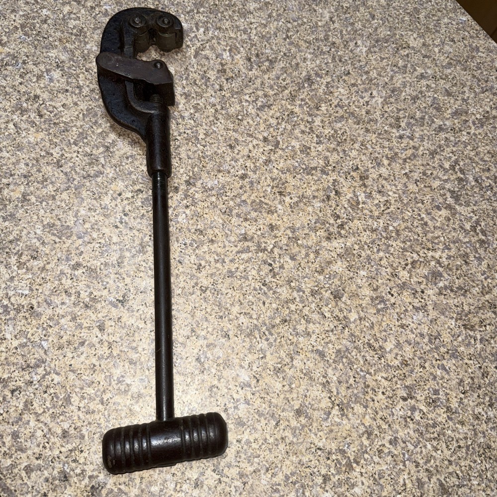 VINTAGE Mark MFG. CO. CHICAGO ILLINOIS, Pipe CUTTER. NO. 1, 1/2&rdquo; To 1-3/8&rdquo; EUC