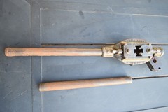 Heavy Cast Iron & Steel Vintage Reed Mfg. Co. & Armstrong Pipe Threading Tool