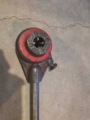 RIDGID 12-R RATCHETING PIPE THREADER WITH 1/2 DIE
