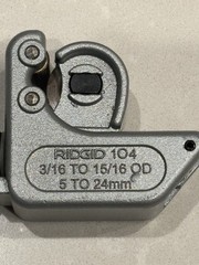 RIDGID 104 Screw Feed Pipe Cutter, 3/16 in to 15/16 in Pipe OD