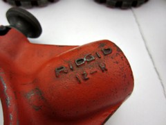 Ridgid Tools No. 12R Manual Ratcheting Pipe Threader & 4 Die Heads Made in USA