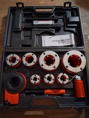 Central Machinery Ratcheting Pipe Threader Kit 3/8&Prime;-2&Prime; 10 Pc NICE! USED 1 TIME!