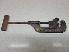 Vintage TRIMO No. 2 Heavy-Duty Drop Forged 1/4&Prime; to 2&Prime; Steel PIPE CUTTER USA MADE