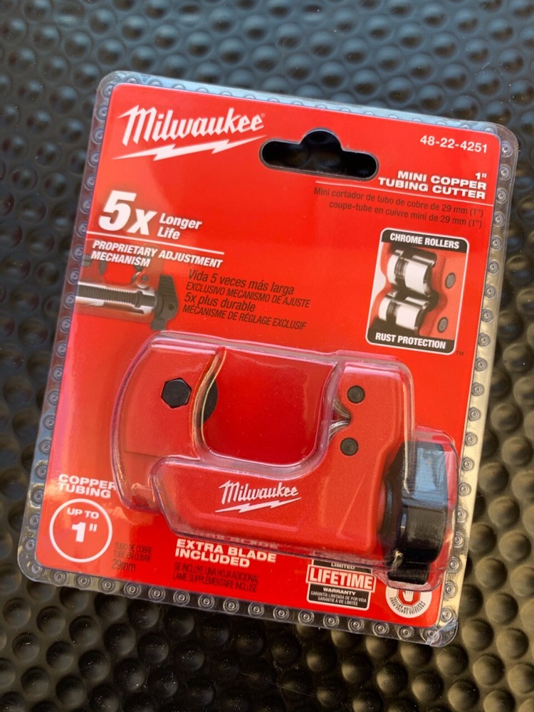 MILWAUKEE 1&Prime; MINI COPPER TUBING CUTTER 48-22-4251