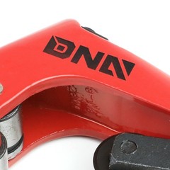 1/8 &ndash; 1-1/8 in. Heavy Duty Retractable Fold-away Slide Lock Tubing Pipe Cutter