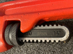 Proto&reg; Tools # 814HD Heavy-Duty Cast Iron floating jaw Pipe Wrench 14&Prime;