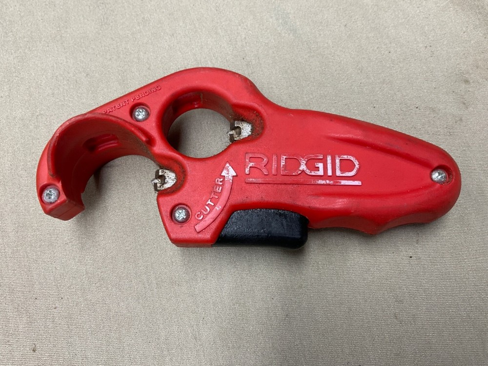 RIDGID 41608 PTEC 3000 Versatile Thin Wall PE, PP, PVC Plastic Tubing Cutter for