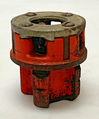 RIDGID 11-R Ratchet Pipe Threading Kit W/ 1/4&Prime; 3/8&Prime; 1/2&Prime; 1&Prime; 1 1/4&Prime; Die Head Set
