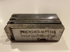 RIDGID 47750 1&Prime;-2&Prime;-11 1/2 Right-Handed Alloy Universal Threading Machine Dies&nbsp;