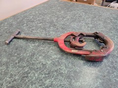 REED H4 FOUR WHEEL HINGED PIPE CUTTER 2.5&Prime;-4&Prime;
