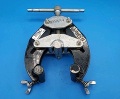 SUMNER 781130 Ultra Pipe Clamp 1 to 2-1/2 in. Adjustable UC1-2.5