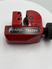VINTAGE Sears USA Mini Tubing Cutter 951251 1/8-5/8 IN GOOD SHAPE FOR AGE SEE