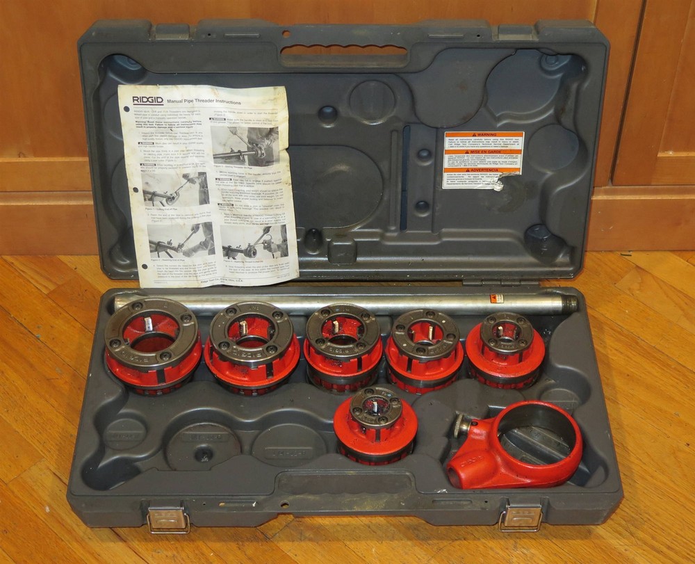 Ridgid 12-R Manual Ratchet Pipe Threader with 1/2&Prime; to 2&Prime; Dies &ndash; 36475