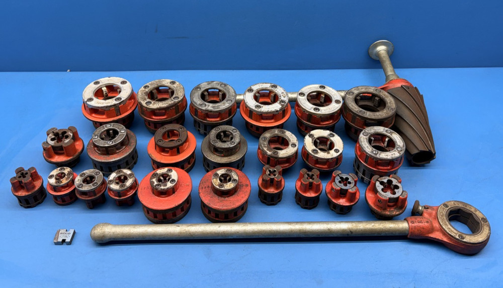 LOT &ndash; RIDGID Pipe Threader Die Head Assortment Ratcheting Pipe Threader & Reamer