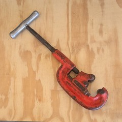 The Ridge Tool Company No. 2 Screw Feed Pipe Cutter T-Handle 1/8-2 in