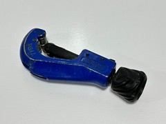 WESTWARD 4YR06 Blue Pipe Cutter Tool, 4-32mm, 3/16&rdquo;-1-1/4&rdquo; OD