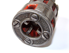 RIDGID 00R Pipe Threader Die Head Set with Ratchet, 3/4&Prime;, 3/8&Prime; & 1/4&Prime; 00-R