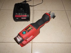 RIDGID MODEL RP 241 PROPRESS TOOL WITH BATTERY AND CHARGER