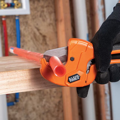 Klein Tools 50063 1-1/4 in Ratcheting PVC Pipe Cutter for PVC CPVC PEX