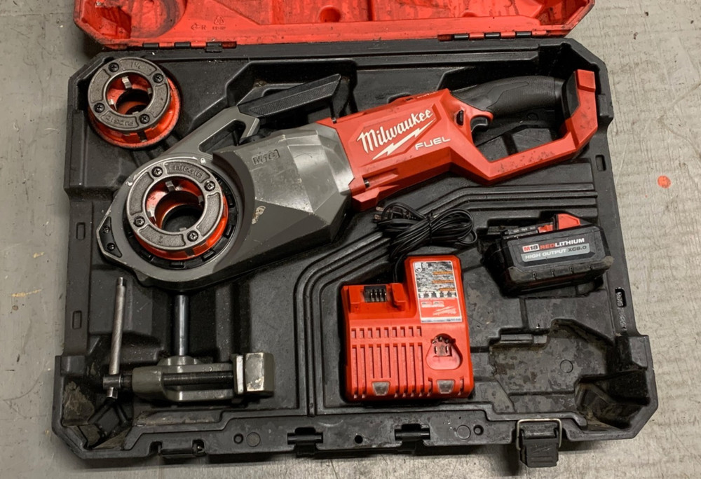 Milwaukee M18 FUEL 2874-20 Pipe Threader &ndash; Red