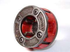 RIDGID 00R Pipe Threader Die Head Set, 1&Prime; & 3/4&Prime; with Ratchet, 00R