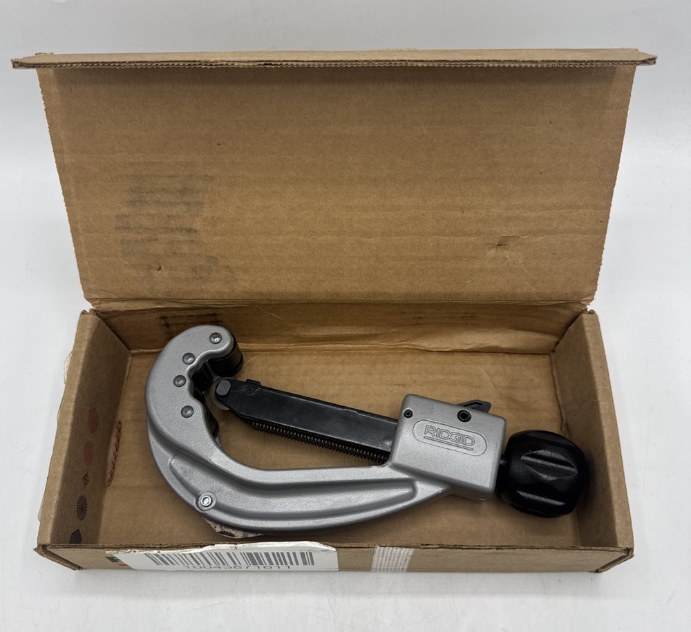 Ridgid 31642 Model 152 Quick-Acting Tubing Cutter (1/4&Prime; &ndash; 2-5/8&Prime;)