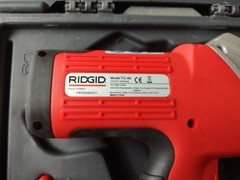 RIDGID TC-40 Cordless Plastic Pipe Cutter 3-42mm Dia. +Battery + Case No Charger