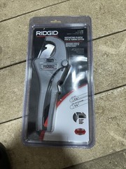 RIDGID RC-1625 1/8&Prime; &ndash; 1 5/8&Prime; Ratcheting Plastic Pipe and Tubing Cutter