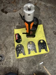 VEVOR PZ-1550 1/2&Prime;3/4&rdquo;-1&Prime; Pro Press Tool 18V w/ 3 Jaws & 2x 4AH Batteries!