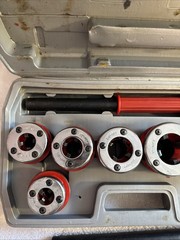 HFS(R) Ratchet Pipe Threader Kit Ratcheting Pipe Threading Tool Set w/ 6 Dies