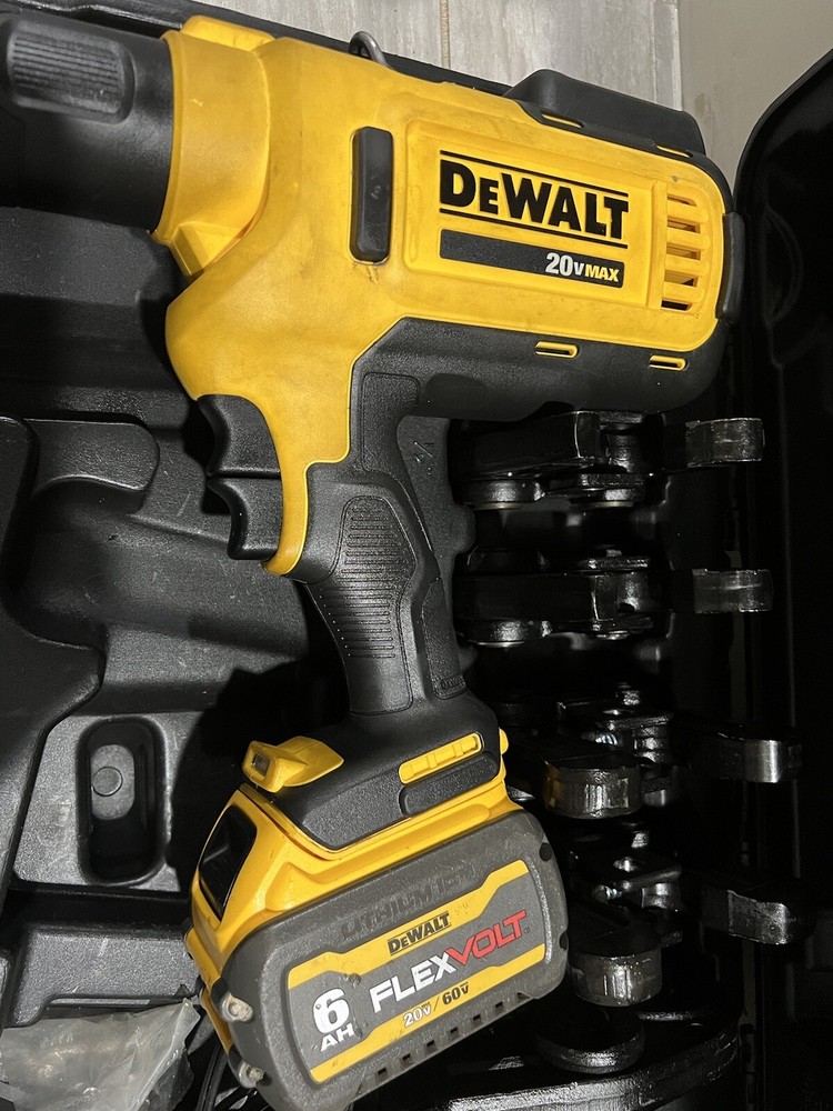 DEWALT DCE200M2K 20V Cordless Plumbing Pipe Press Tool w/ Crimping Heads/60V BAT