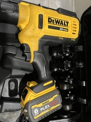 DEWALT DCE200M2K 20V Cordless Plumbing Pipe Press Tool w/ Crimping Heads/60V BAT