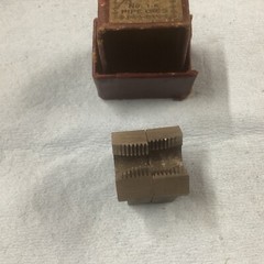 Armstrong Bros. Adjustable Dies No. 1-A Pipe Size 1/4&rdquo; Pipe